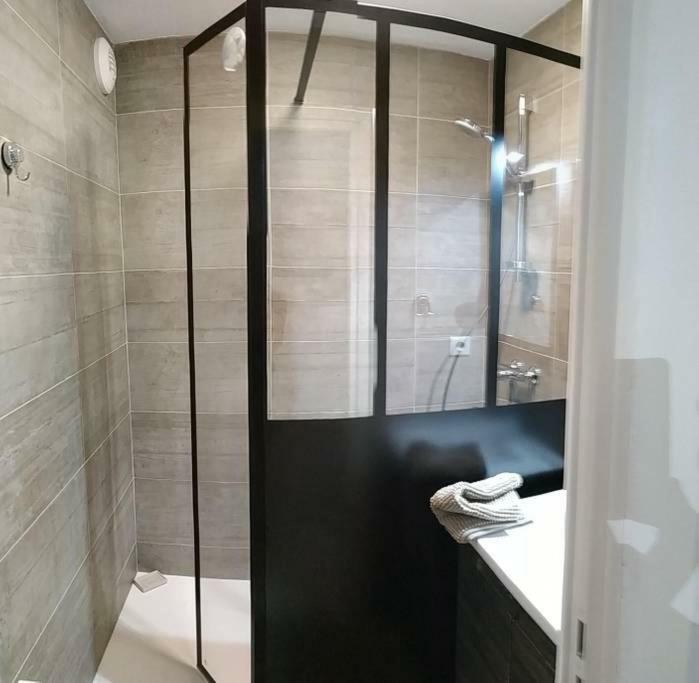 Au Coeur De Port Frejus - T2 30 M² - Tout A Pied Exteriör bild